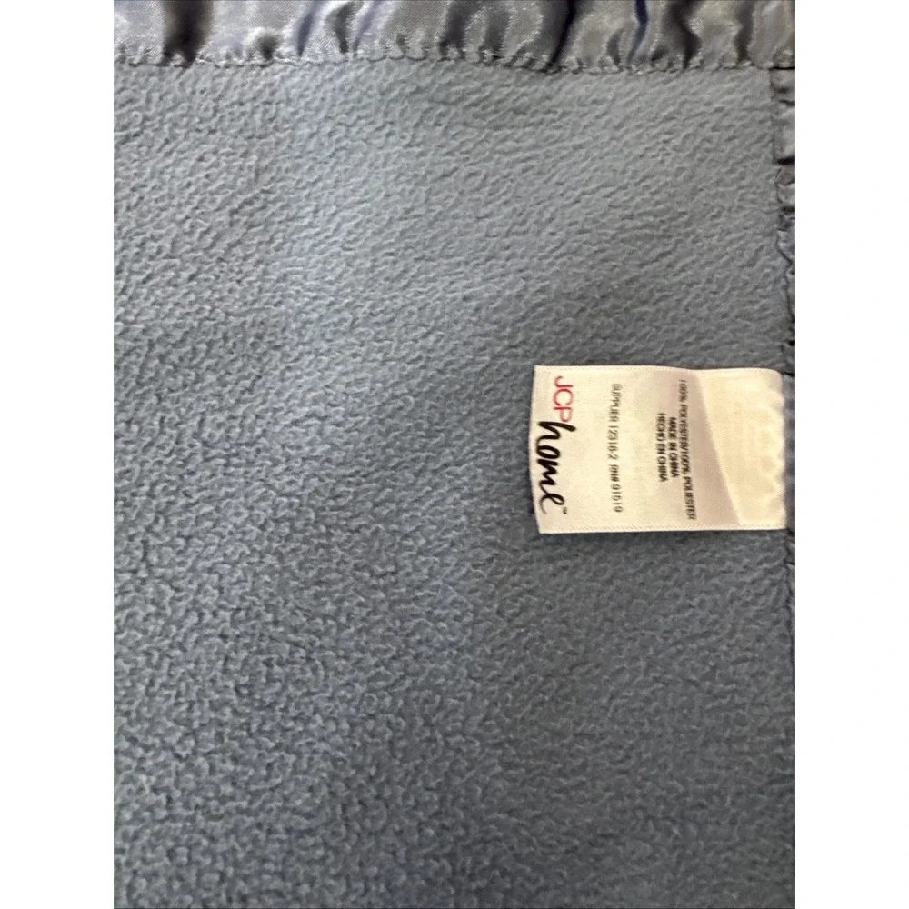 JCP Home Queen Size Satin Trim Blanket Throw EUC Blue 64 X 86